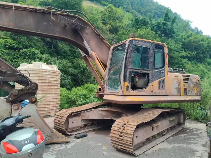 Buy Komatsu PC210-8 Used Excavator / 1