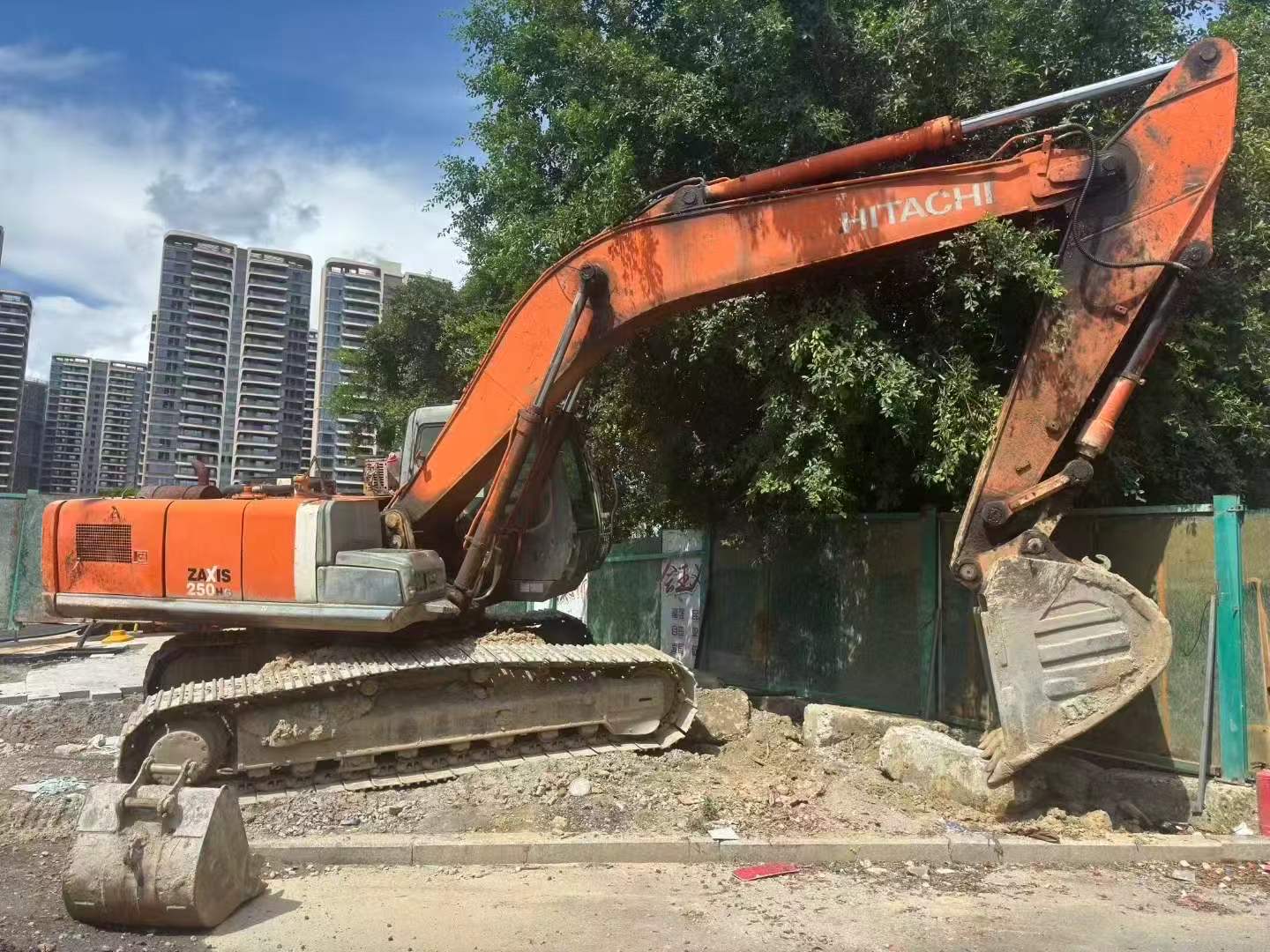 Buy Hitachi EX250-5 Used Excavator / 6