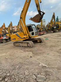 Buy Kato HD512-6 Used Excavator / 2 Buy Kato HD512-6 Used Excavator / 2