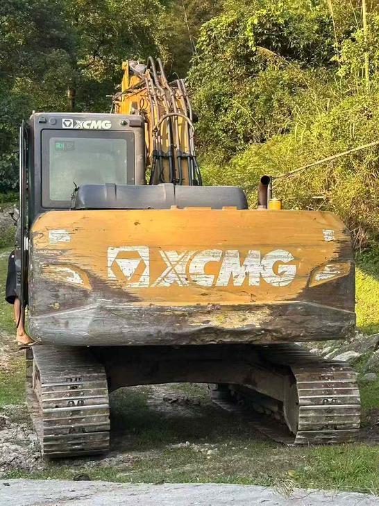 Buy XCMG XE135B Used Excavator / 1