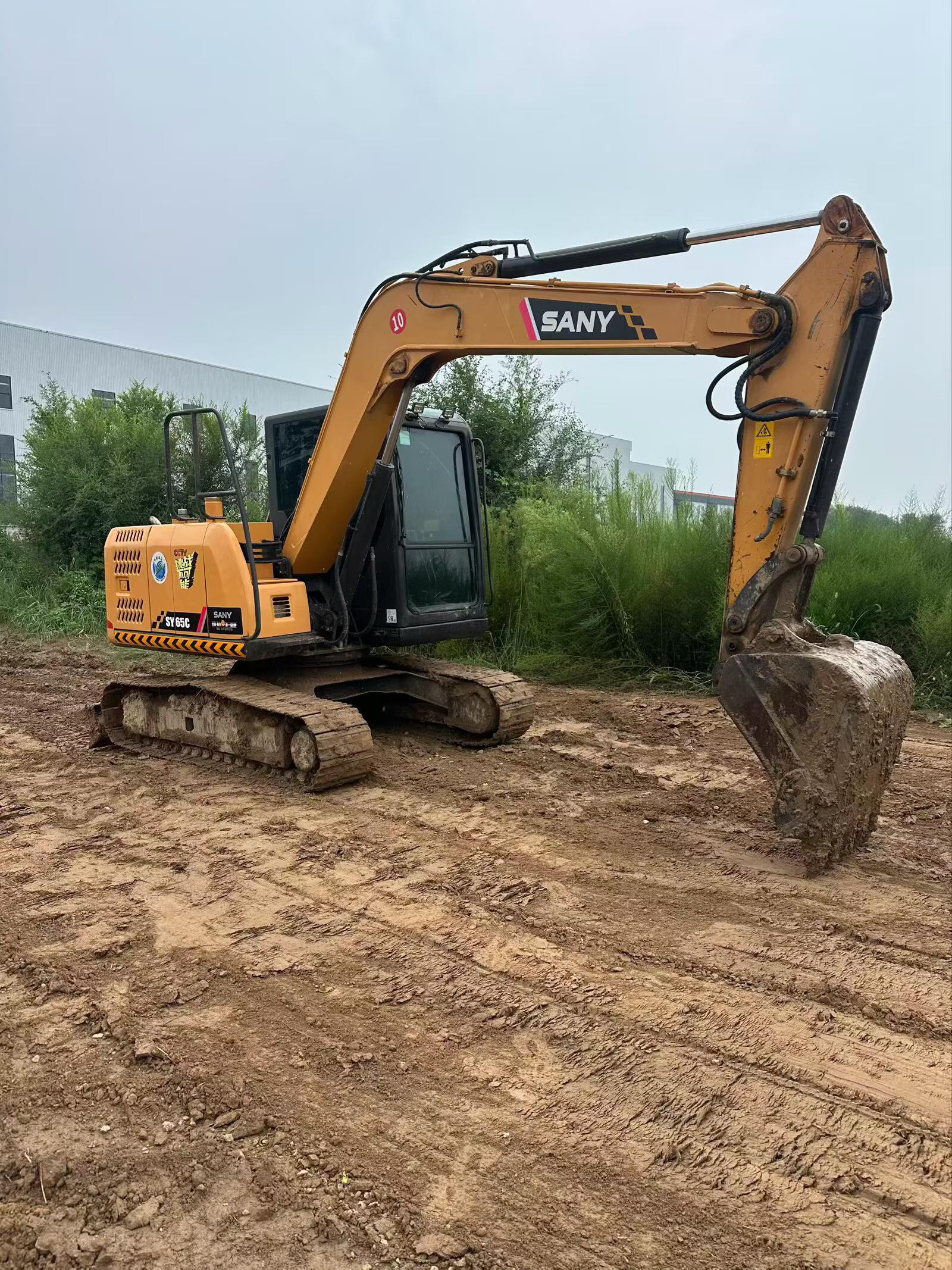 Buy Sany SY65C Used Excavator / 2