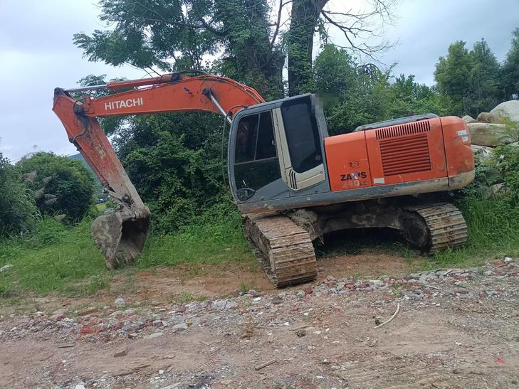 Buy Hitachi EX210 Used Excavator / 1