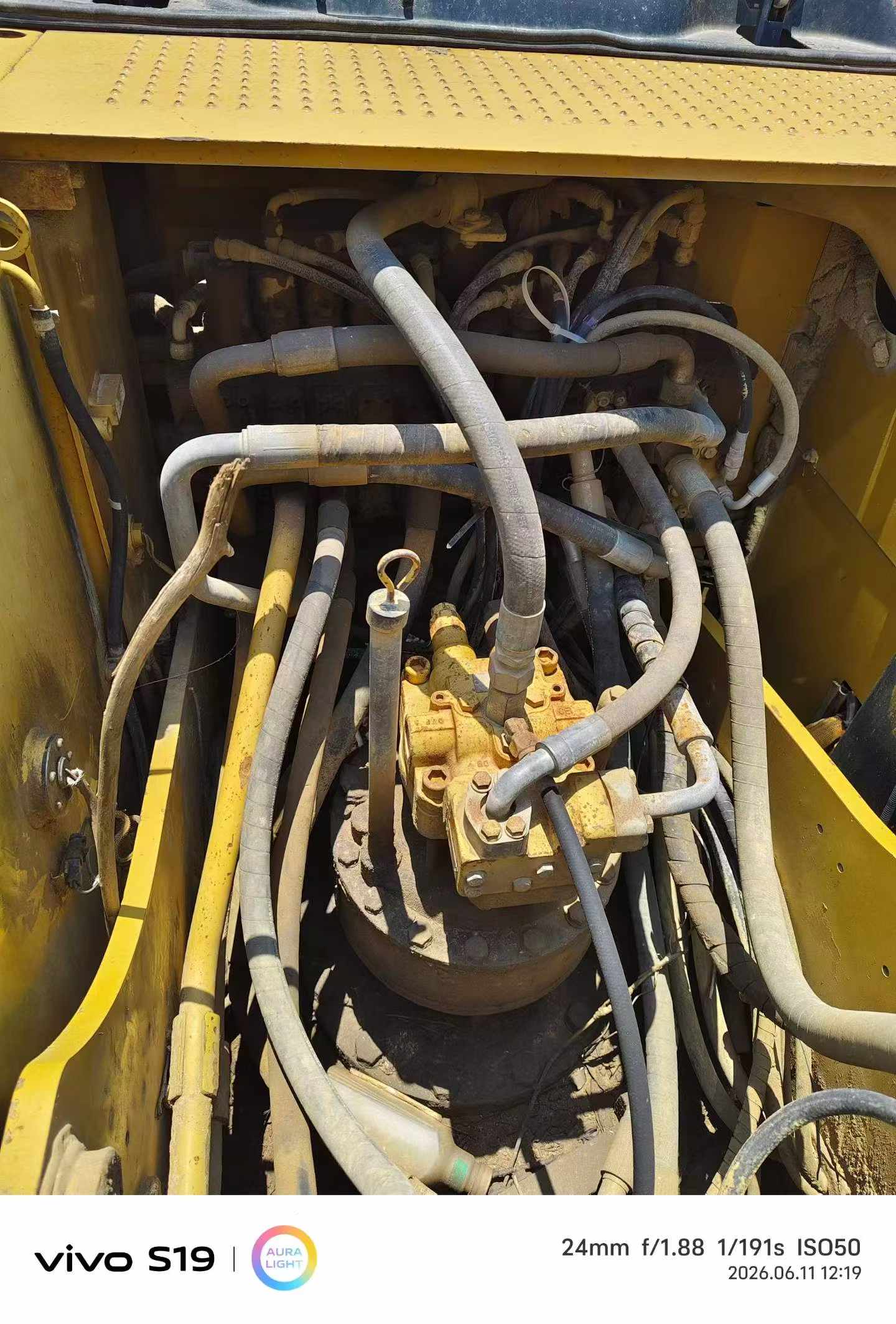 Buy Caterpillar 320A Used Excavator / 6
