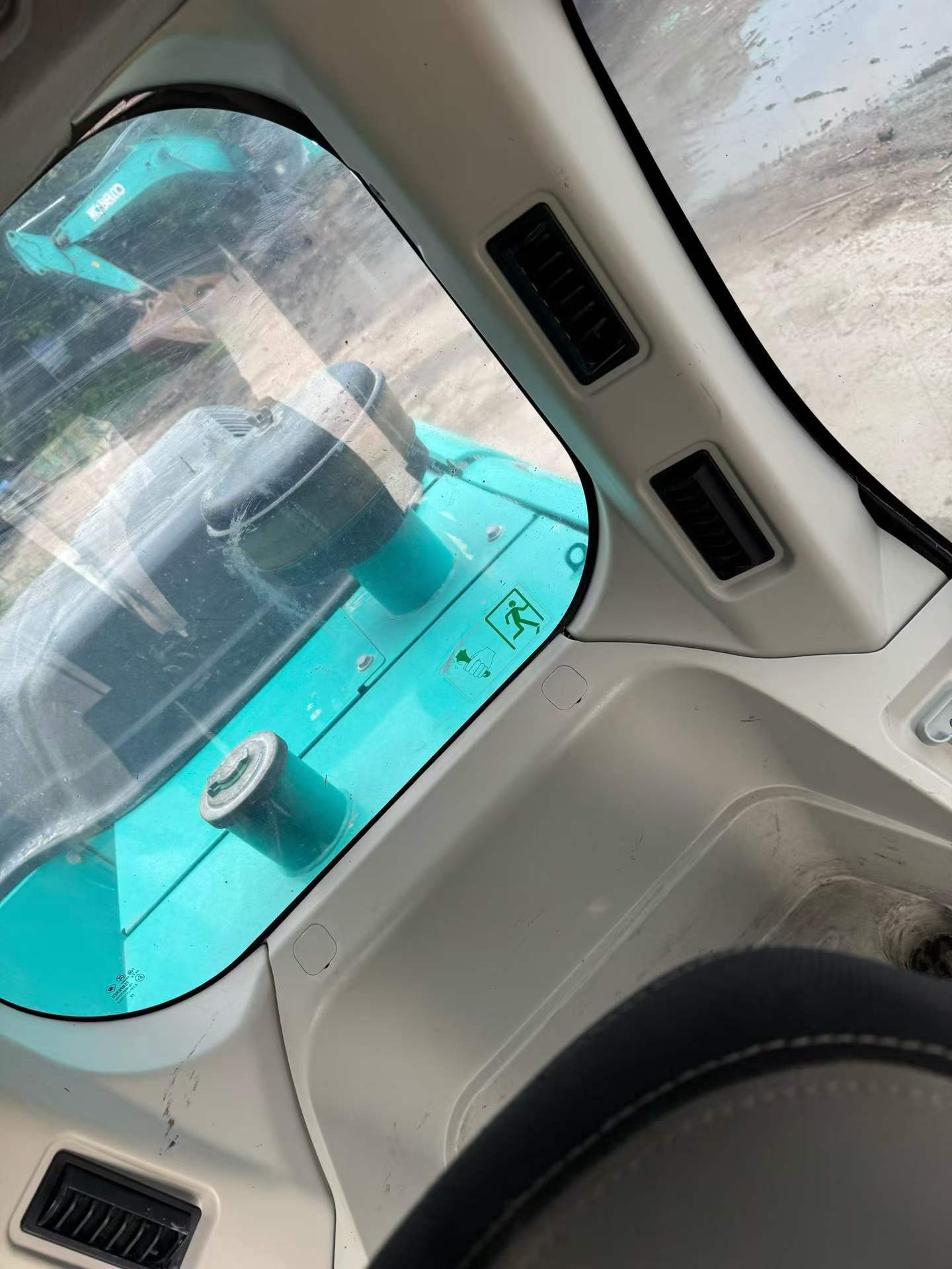 Buy Kobelco SK210-6 Used Excavator / 9