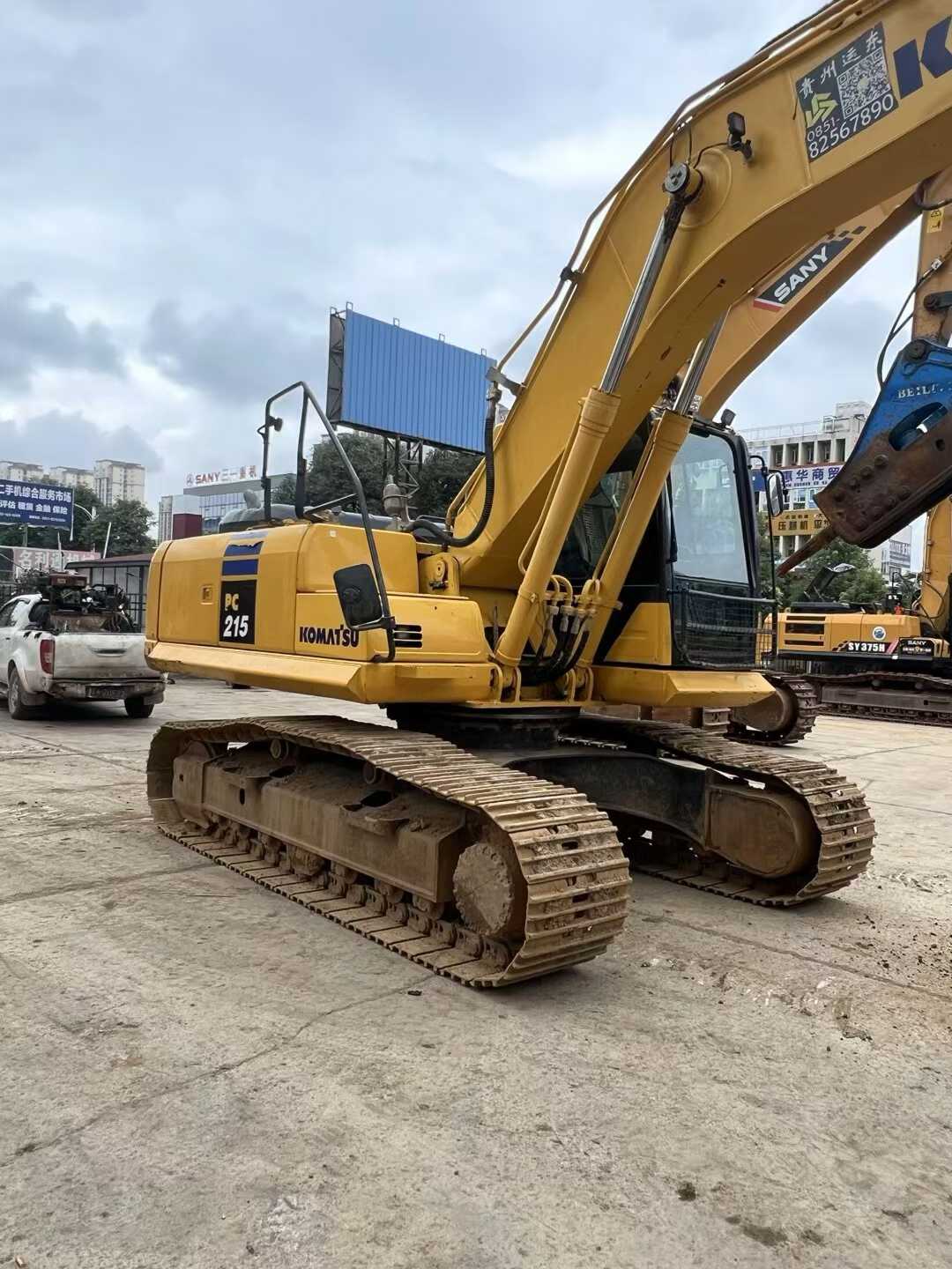 Buy Komatsu HB215LC-1 Used Excavator / 2