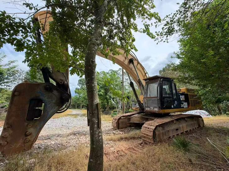Buy Caterpillar 349E Used Excavator / 1