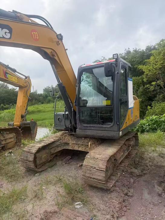 Buy XCMG XE75C Used Excavator / 1