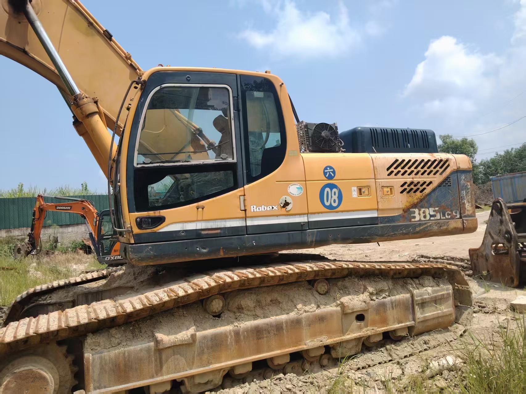 Buy Hyundai R385LVS Used Excavator / 4