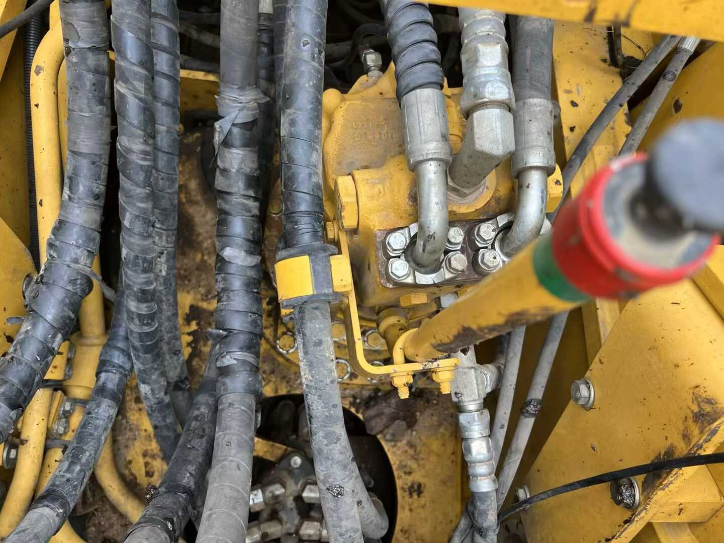 Buy Komatsu HB215LC-1 Used Excavator / 7