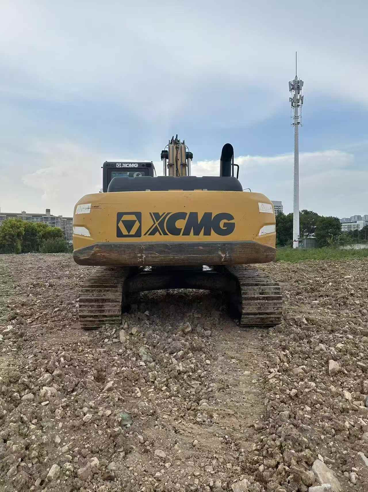 Buy XCMG XE215 Used Excavator / 8