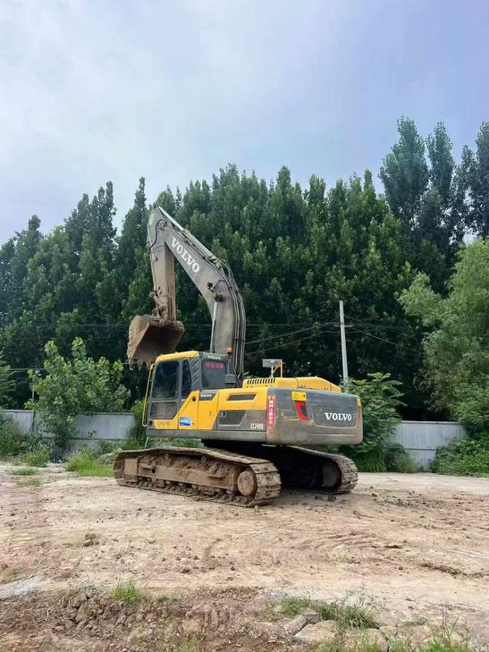 Buy Volvo EC240 Used Excavator / 1