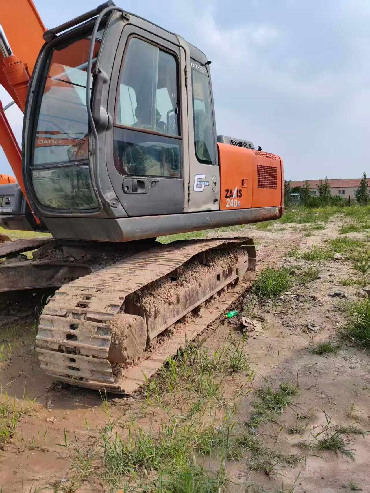 Buy Hitachi ZX200-3G Used Excavator / 2
