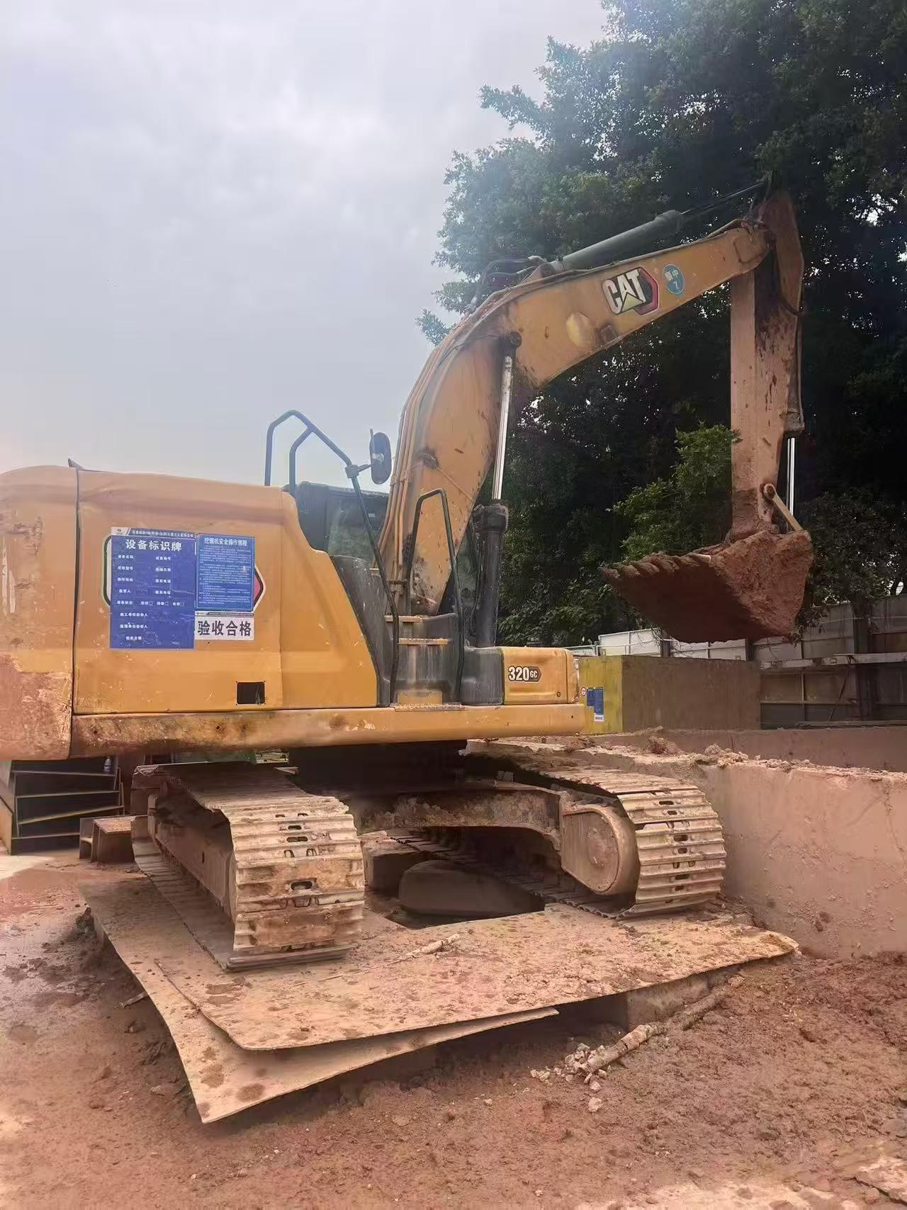 Buy Caterpillar 320GC Used Excavator / 9