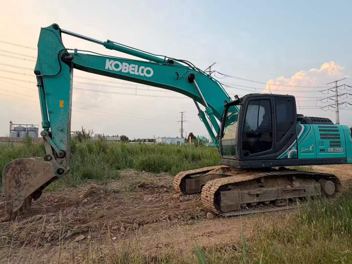 Buy Kobelco SK200 Used Excavator / 7