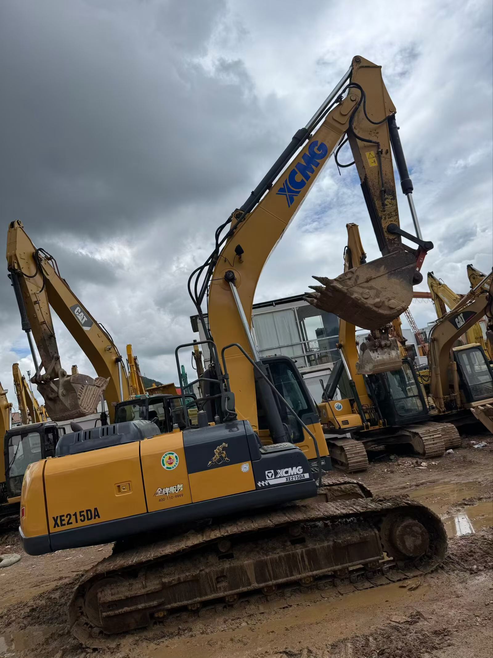 Buy XCMG XE200DA Used Excavator / 2