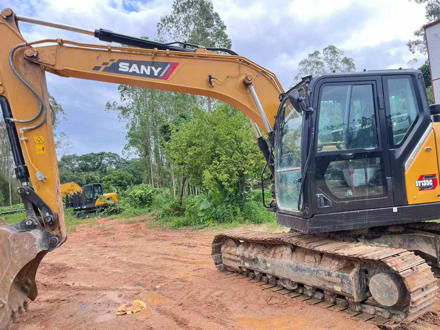 Buy Sany SY135 Used Excavator / 3