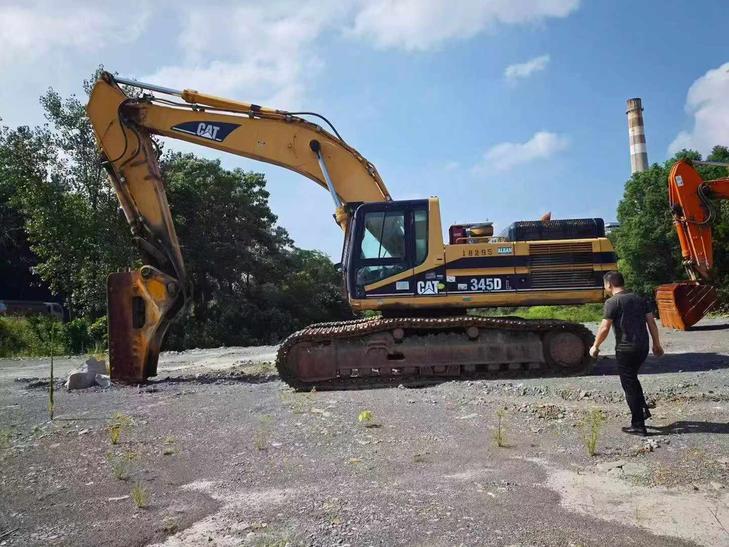 Buy Caterpillar 345B Used Excavator / 1