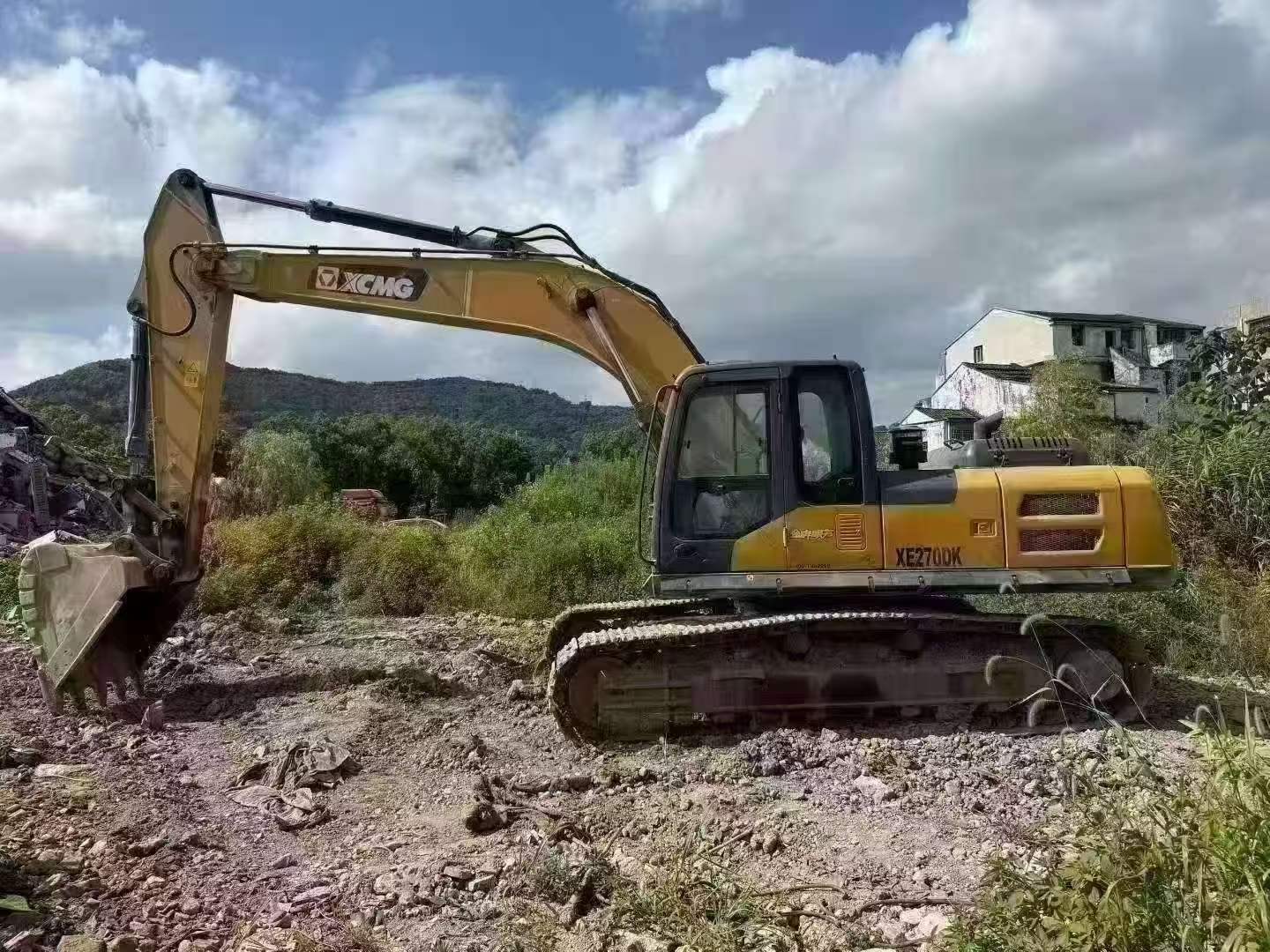 Buy XCMG XE270DK Used Excavator / 2
