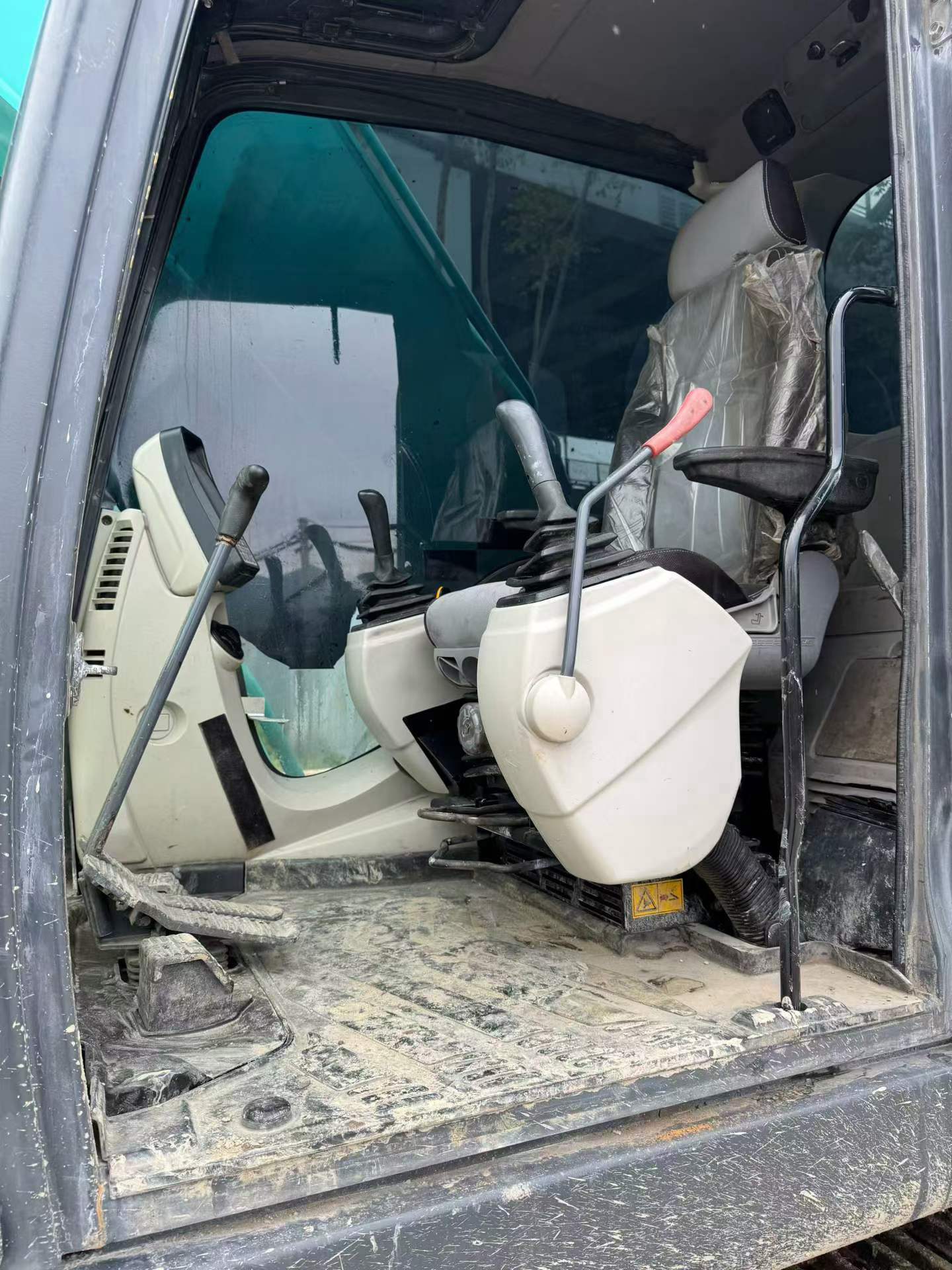 Buy Kobelco SK210-6 Used Excavator / 5