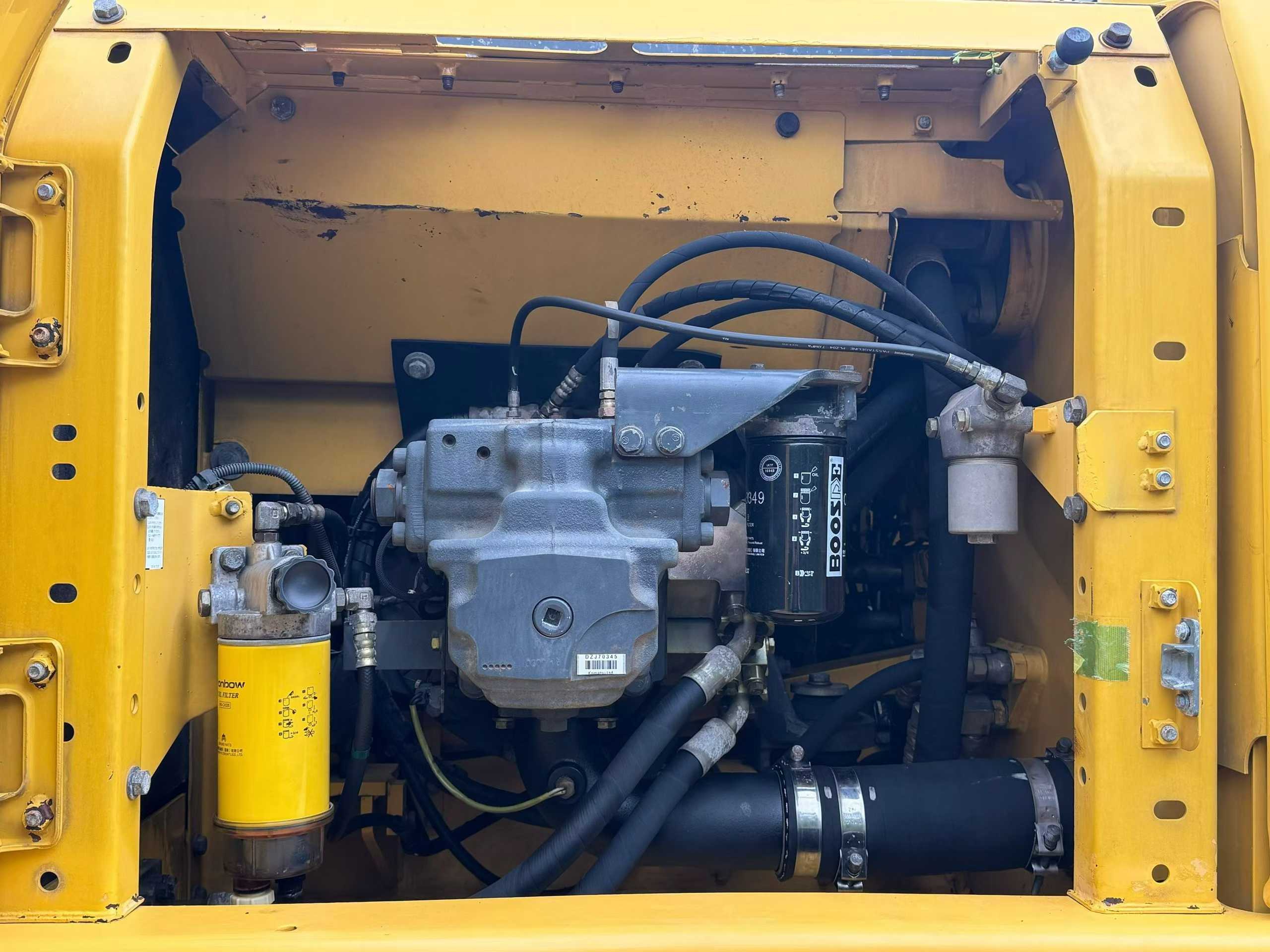 Buy Komatsu PC200-8N1 Used Excavator / 5
