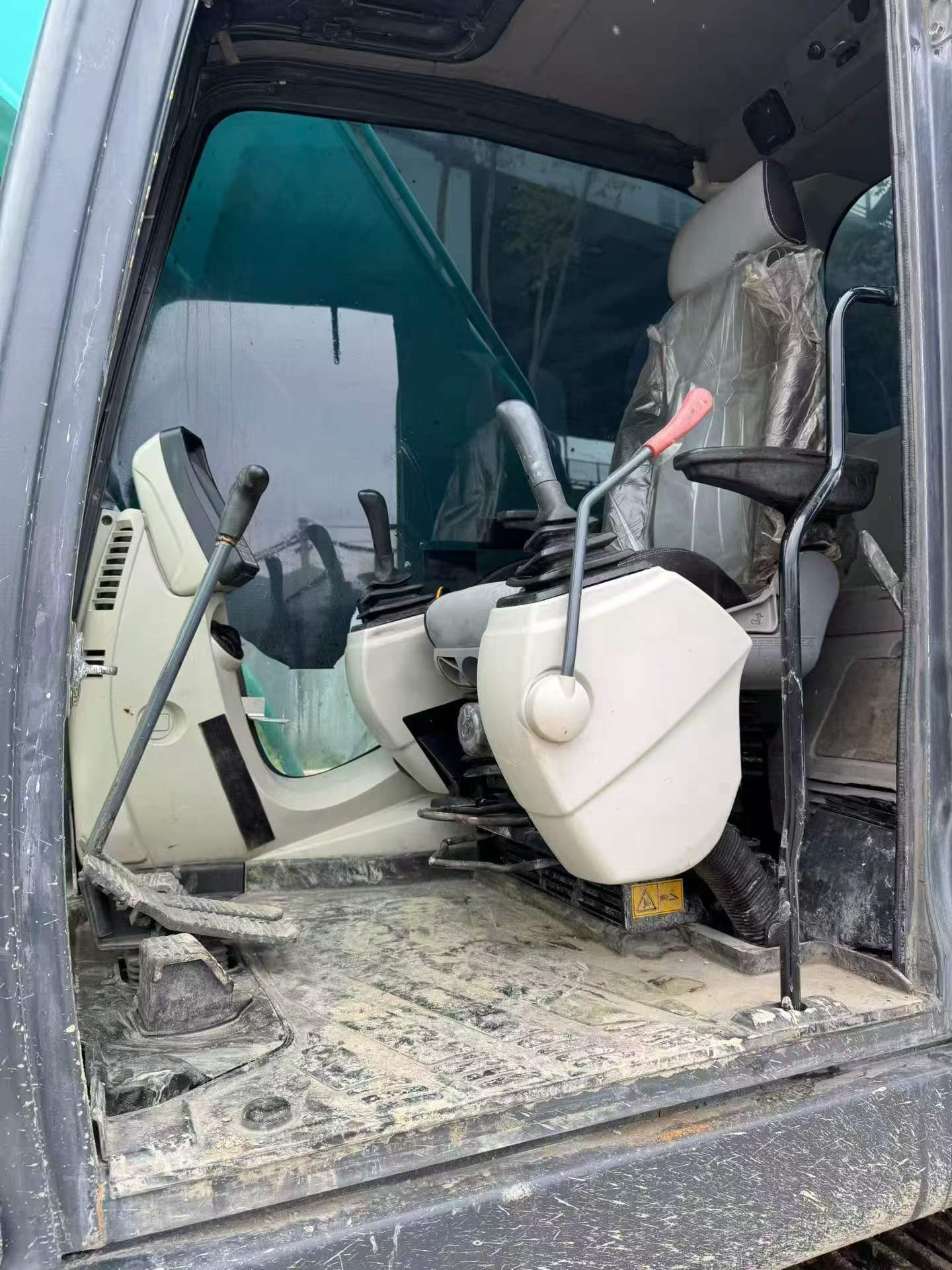 Buy Kobelco SK210-6 Used Excavator / 5