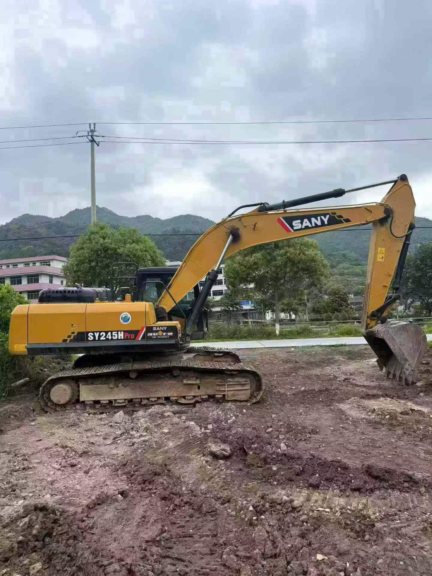 Buy Sany SY245H Used Excavator / 3 Buy Sany SY245H Used Excavator / 3