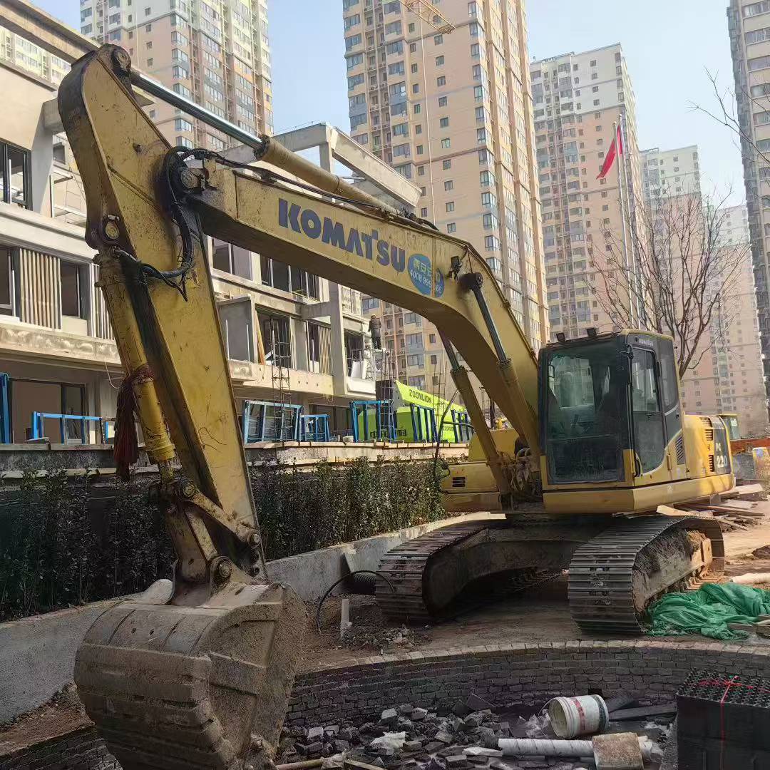 Buy Komatsu PC200 Used Excavator / 6