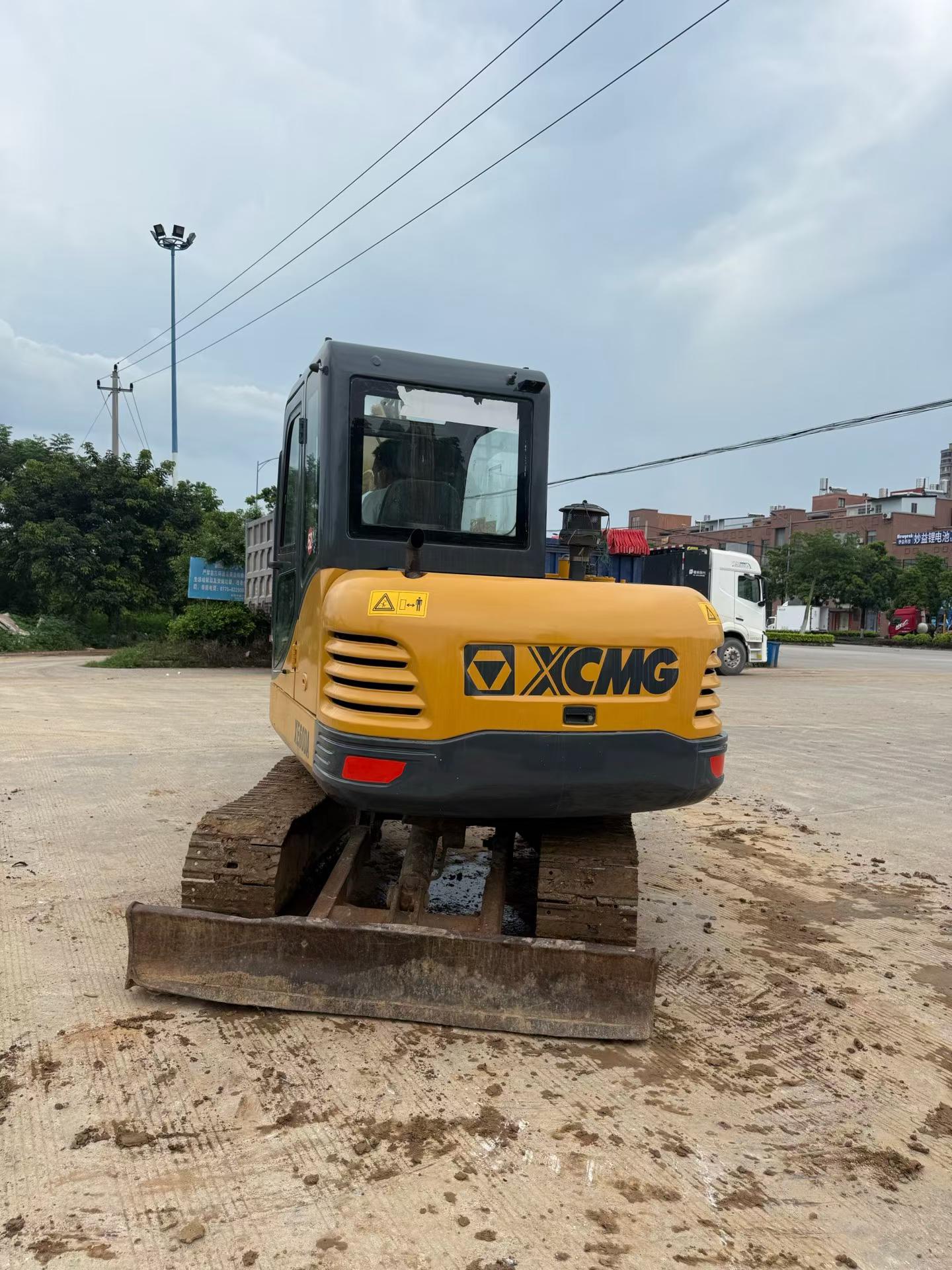 Buy XCMG XE60 Used Excavator / 6