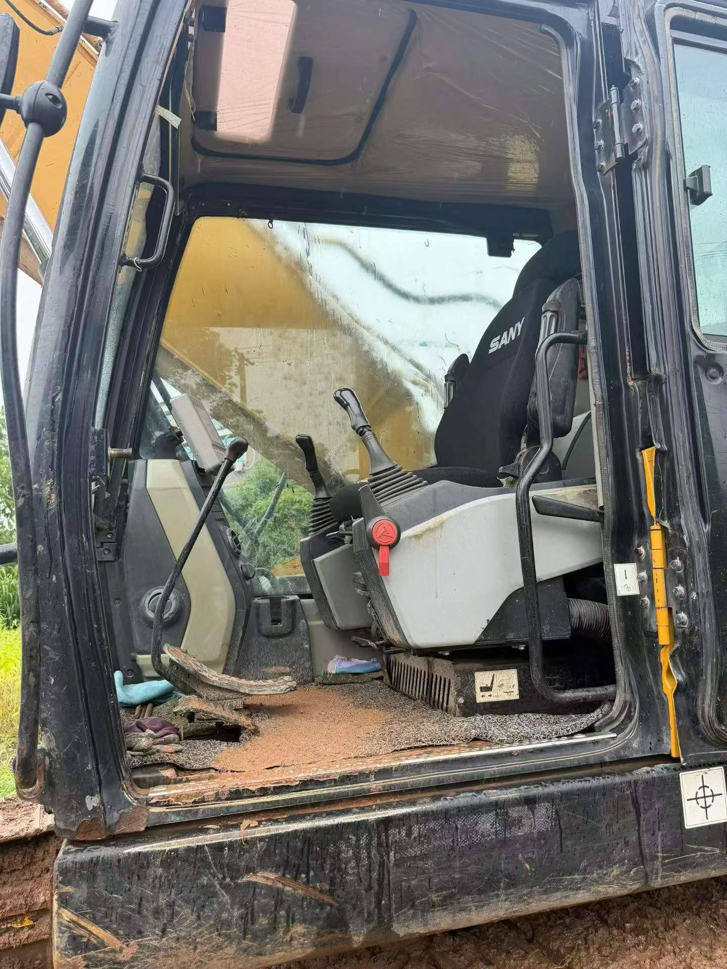 Buy Sany SY215C Used Excavator / 8 Buy Sany SY215C Used Excavator / 8