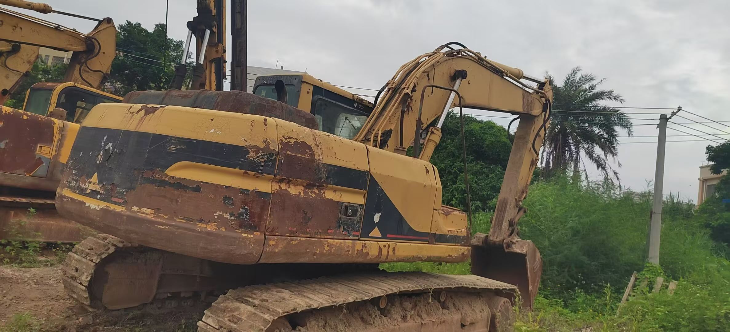 Buy Caterpillar 320BL Used Excavator / 2