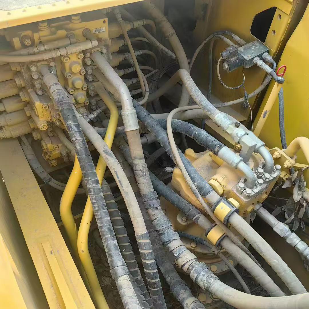 Buy Komatsu PC200 Used Excavator / 7