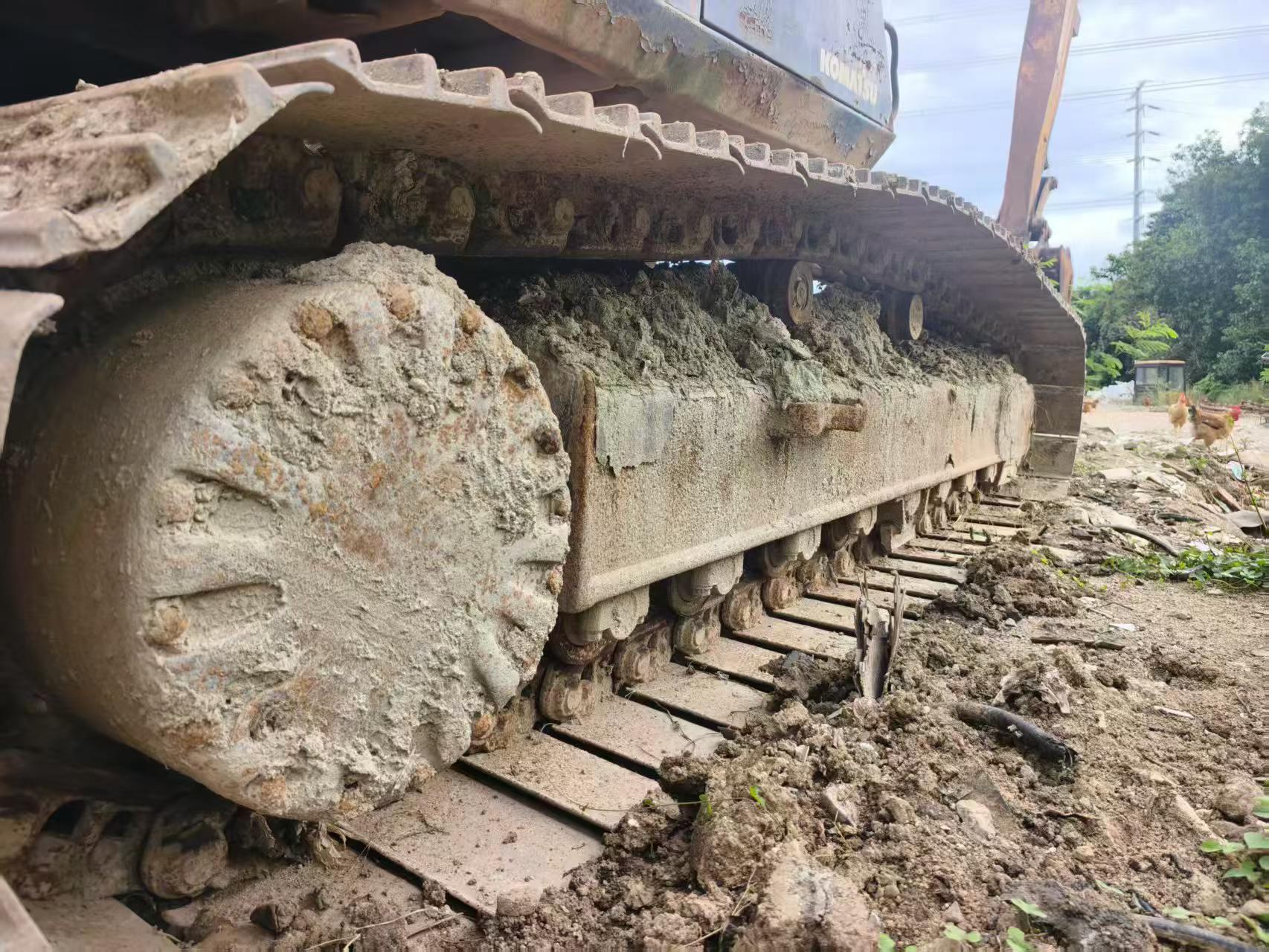 Buy Komatsu PC220-5 Used Excavator / 6 Buy Komatsu PC220-5 Used Excavator / 6