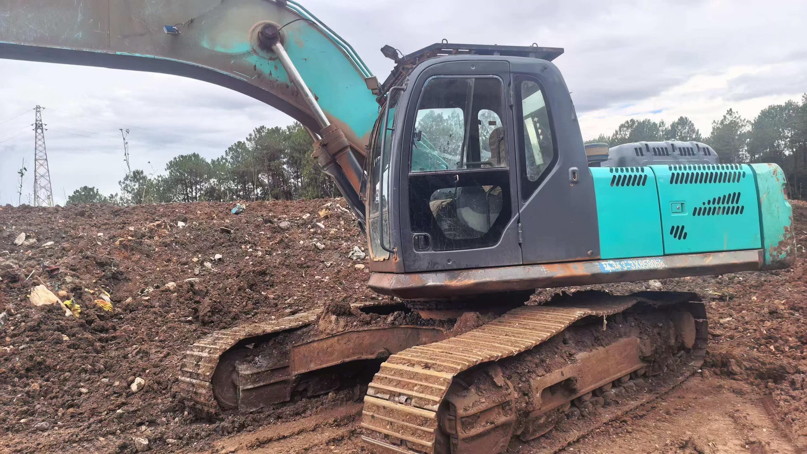 Buy Kobelco SK270D Used Excavator / 3 Buy Kobelco SK270D Used Excavator / 3