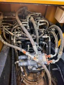 Buy XCMG XE135B Used Excavator / 4 Buy XCMG XE135B Used Excavator / 4