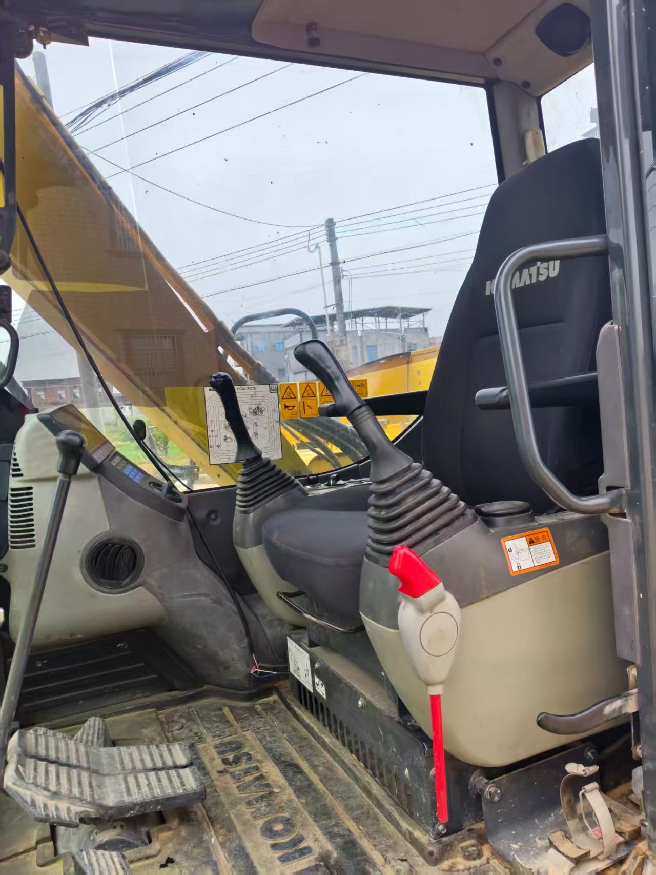 Buy Komatsu PC60-8 Used Excavator / 2 Buy Komatsu PC60-8 Used Excavator / 2