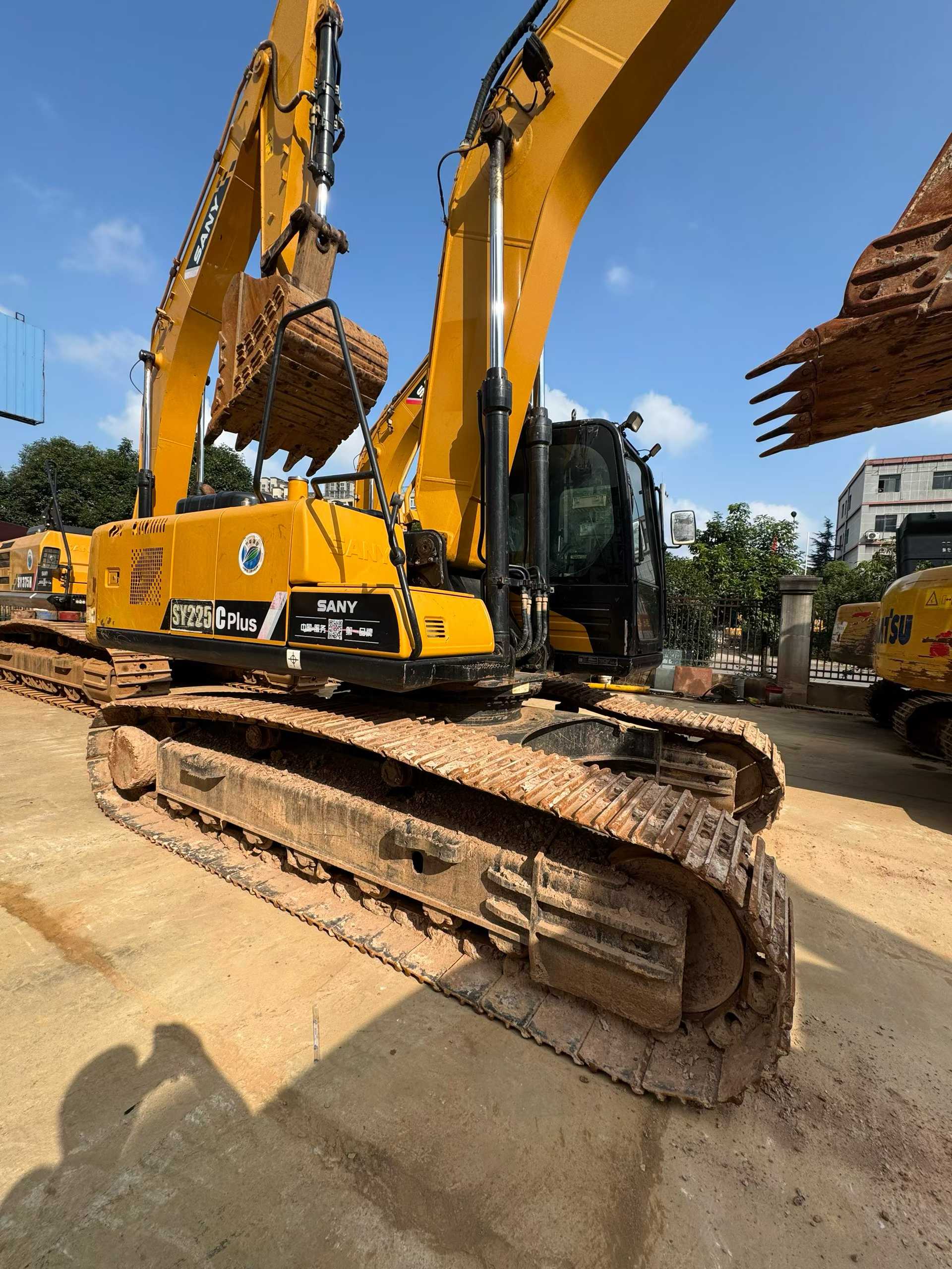 Buy Sany SY200C Used Excavator / 3