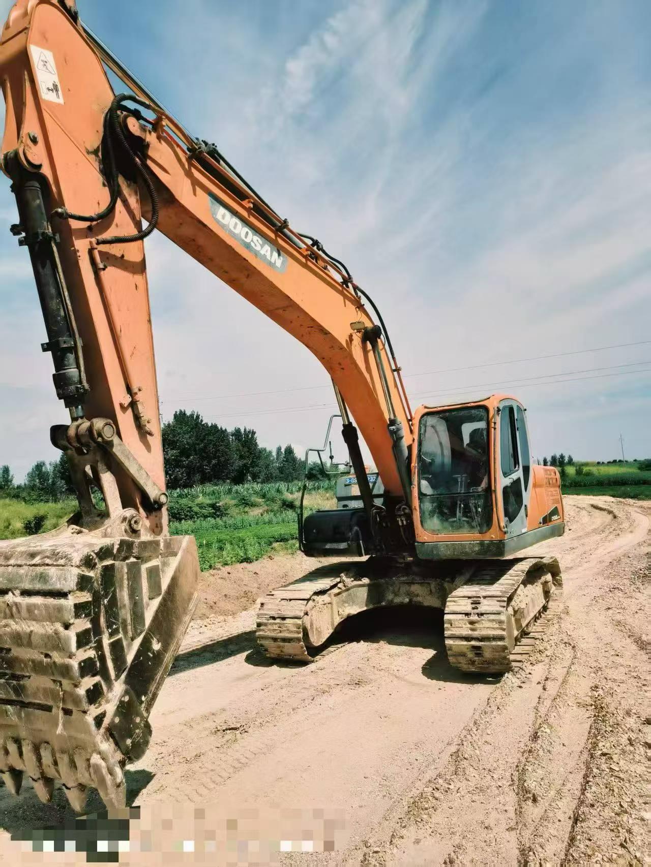 Buy Doosan DH215-7 Used Excavator / 3