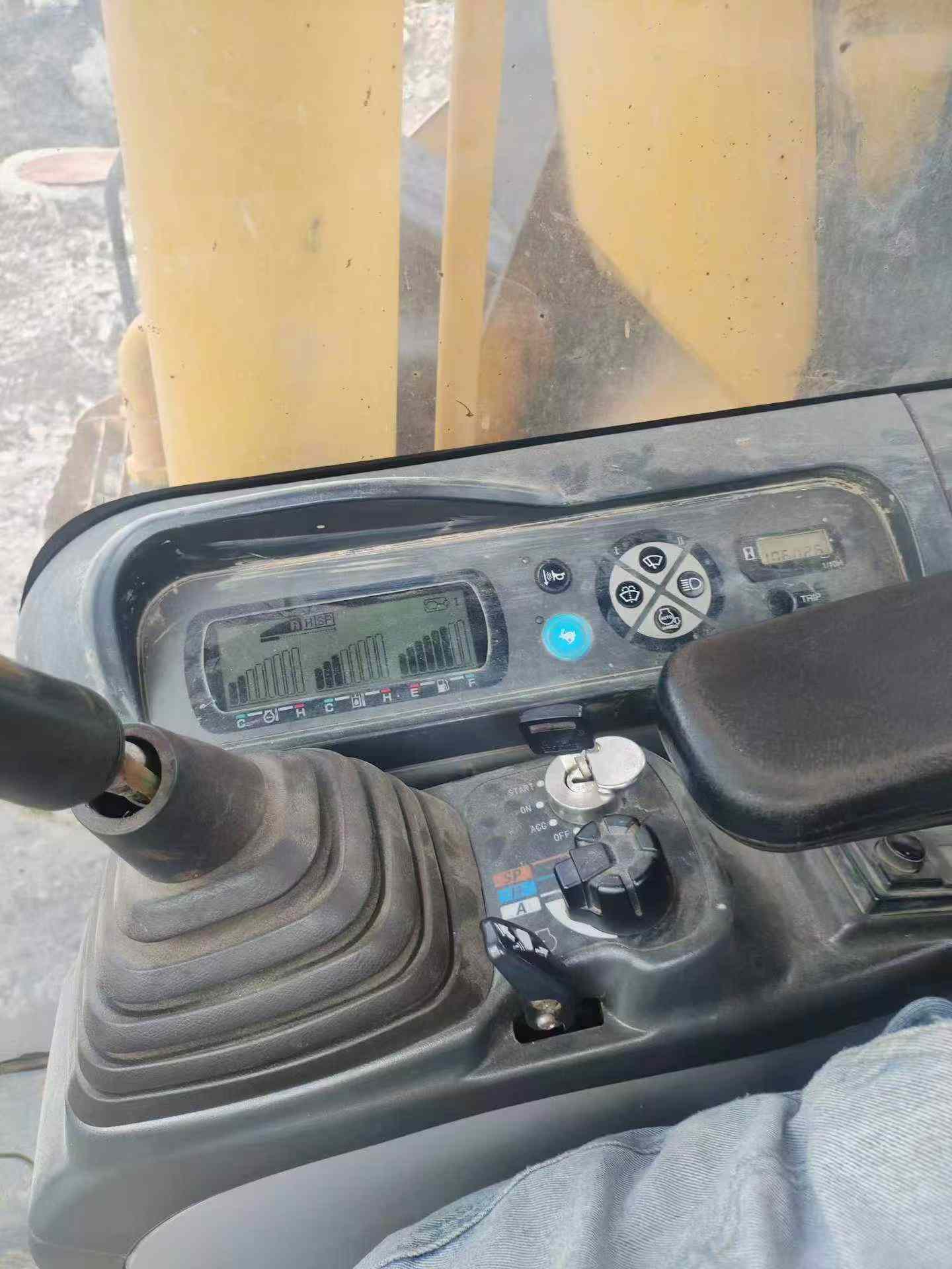 Buy Sumitomo SH200A5 Used Excavator / 8 Buy Sumitomo SH200A5 Used Excavator / 8