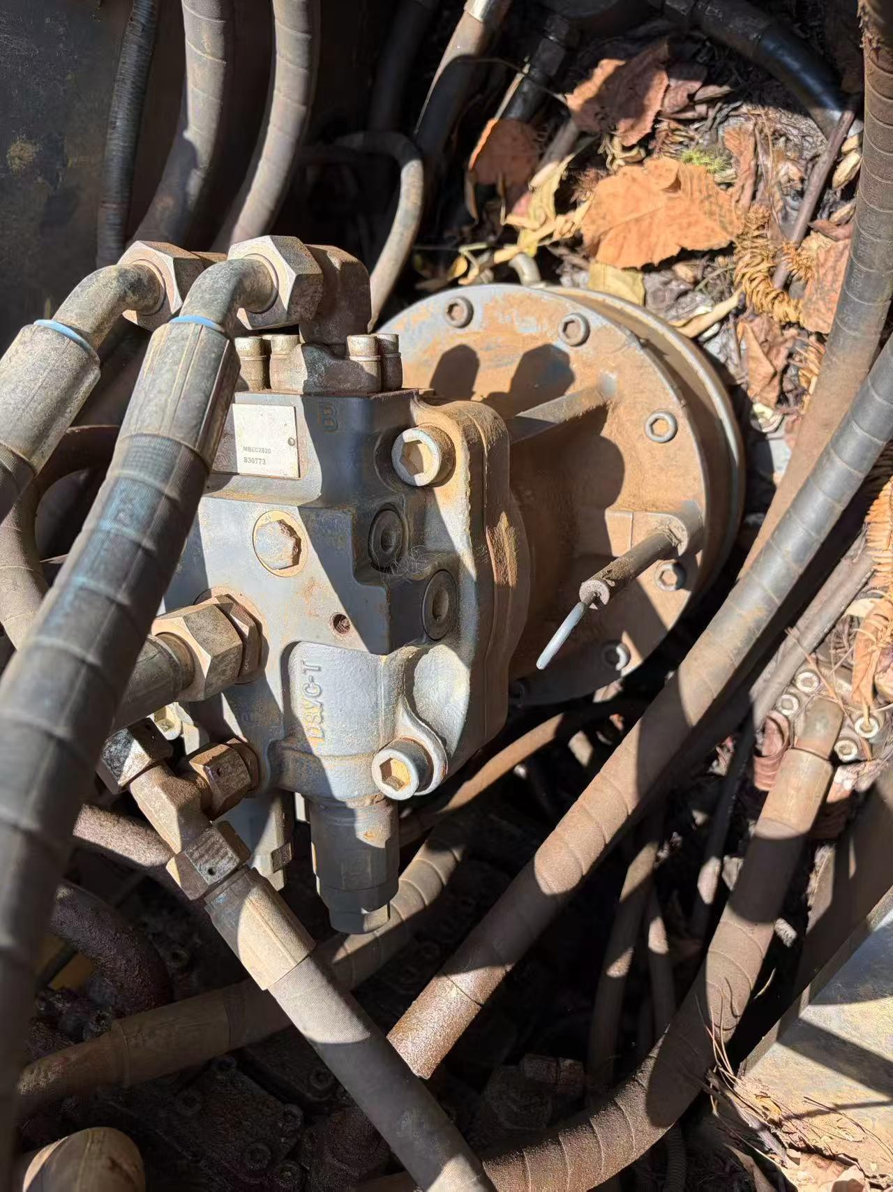 Buy XCMG XE135B Used Excavator / 1