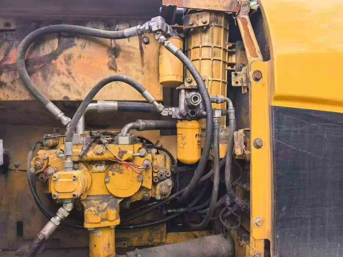 Buy Caterpillar 323DL Used Excavator / 3 Buy Caterpillar 323DL Used Excavator / 3