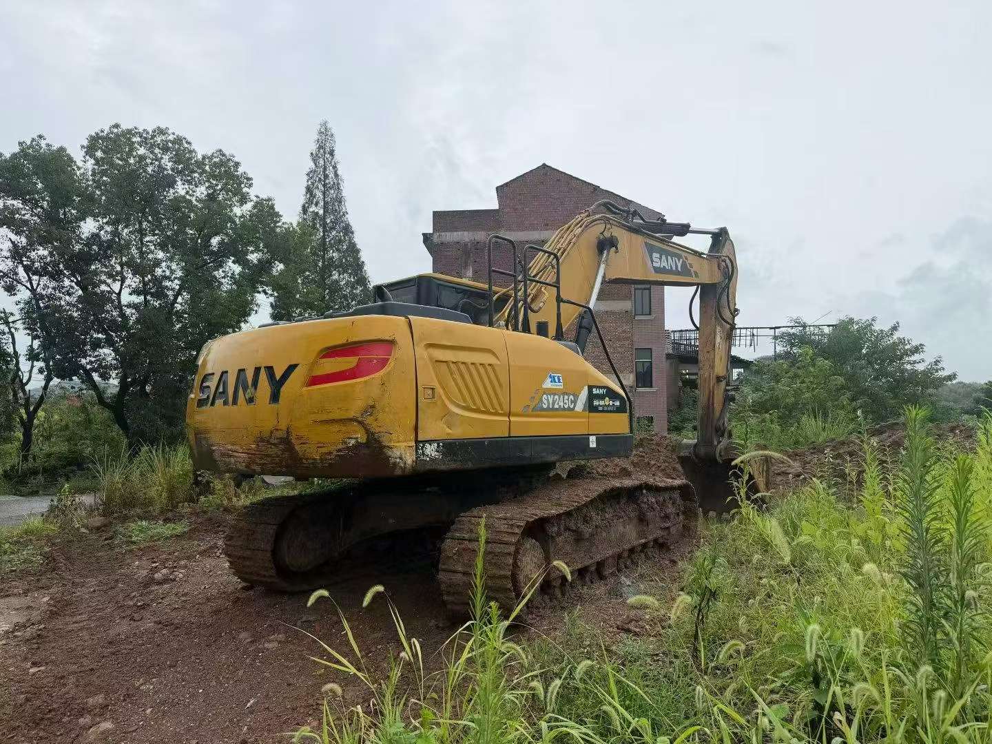 Buy Sany SY215C Used Excavator / 3 Buy Sany SY215C Used Excavator / 3