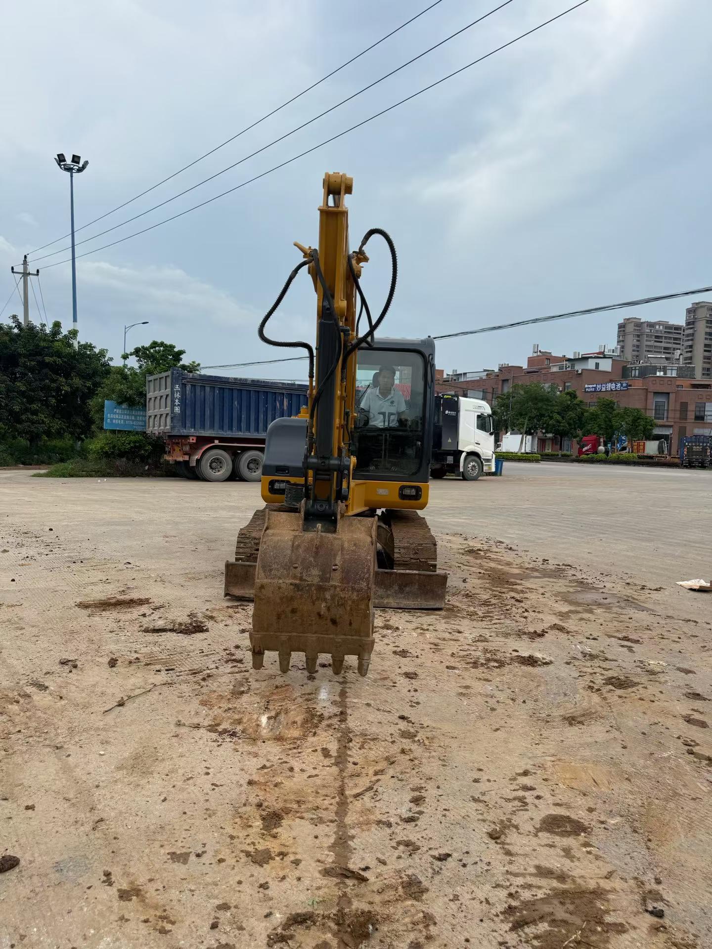 Buy XCMG XE60 Used Excavator / 2