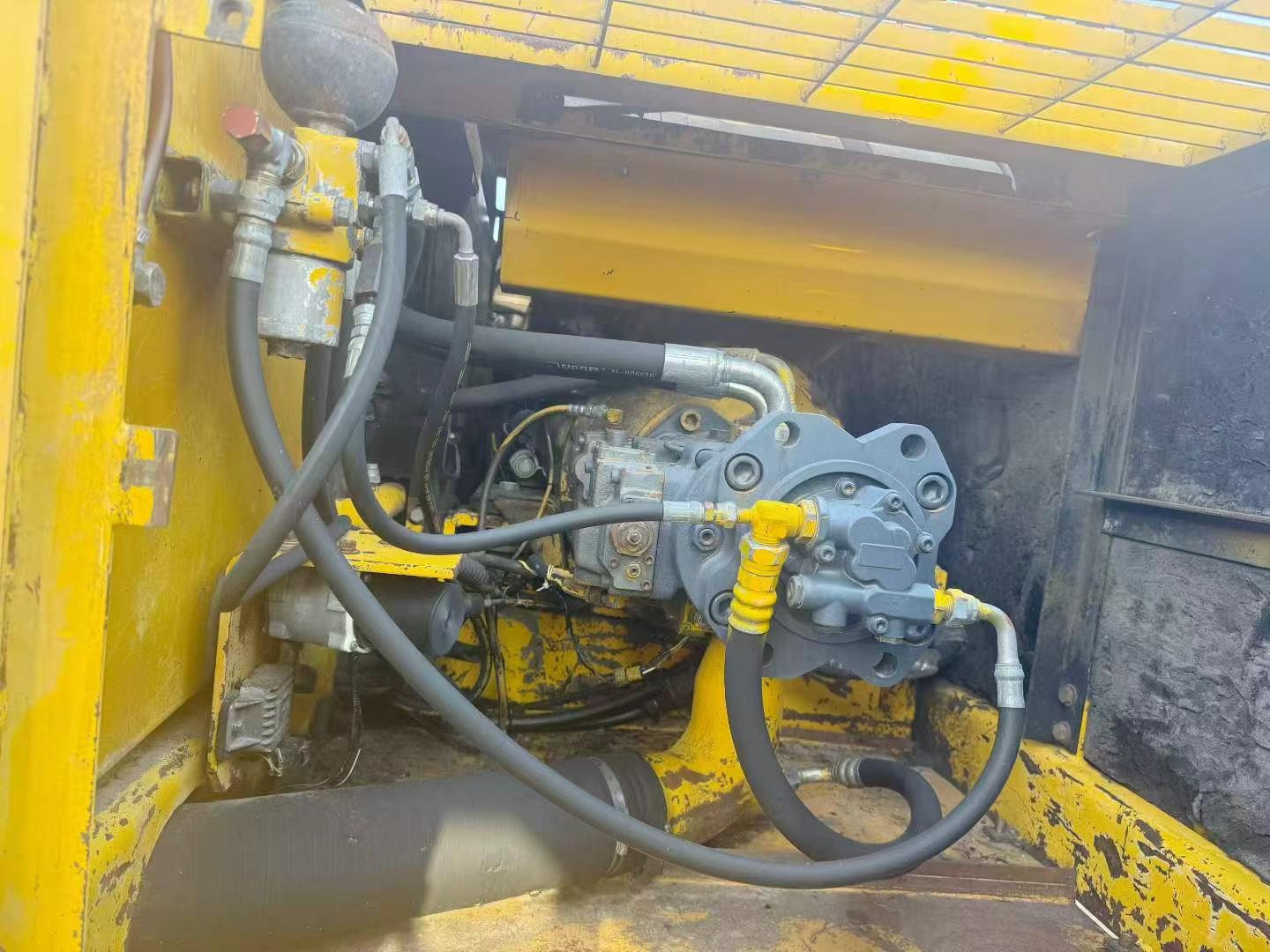 Buy Kato 820-3SP Used Excavator / 5