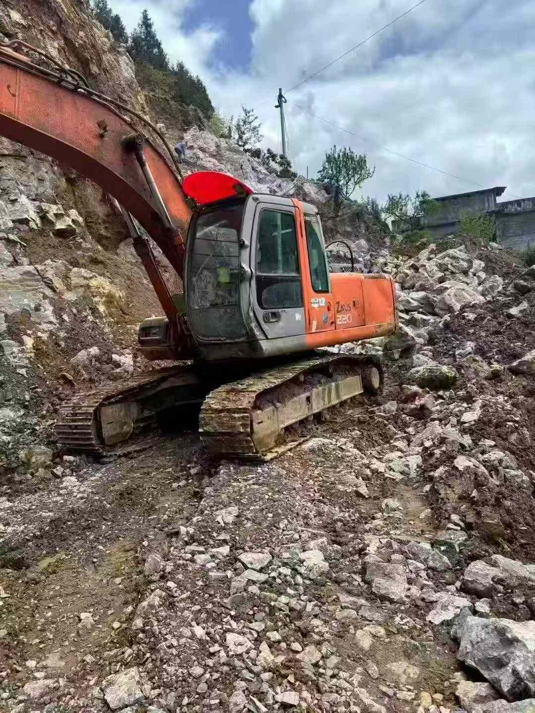 Buy Hitachi EX200 Used Excavator / 3