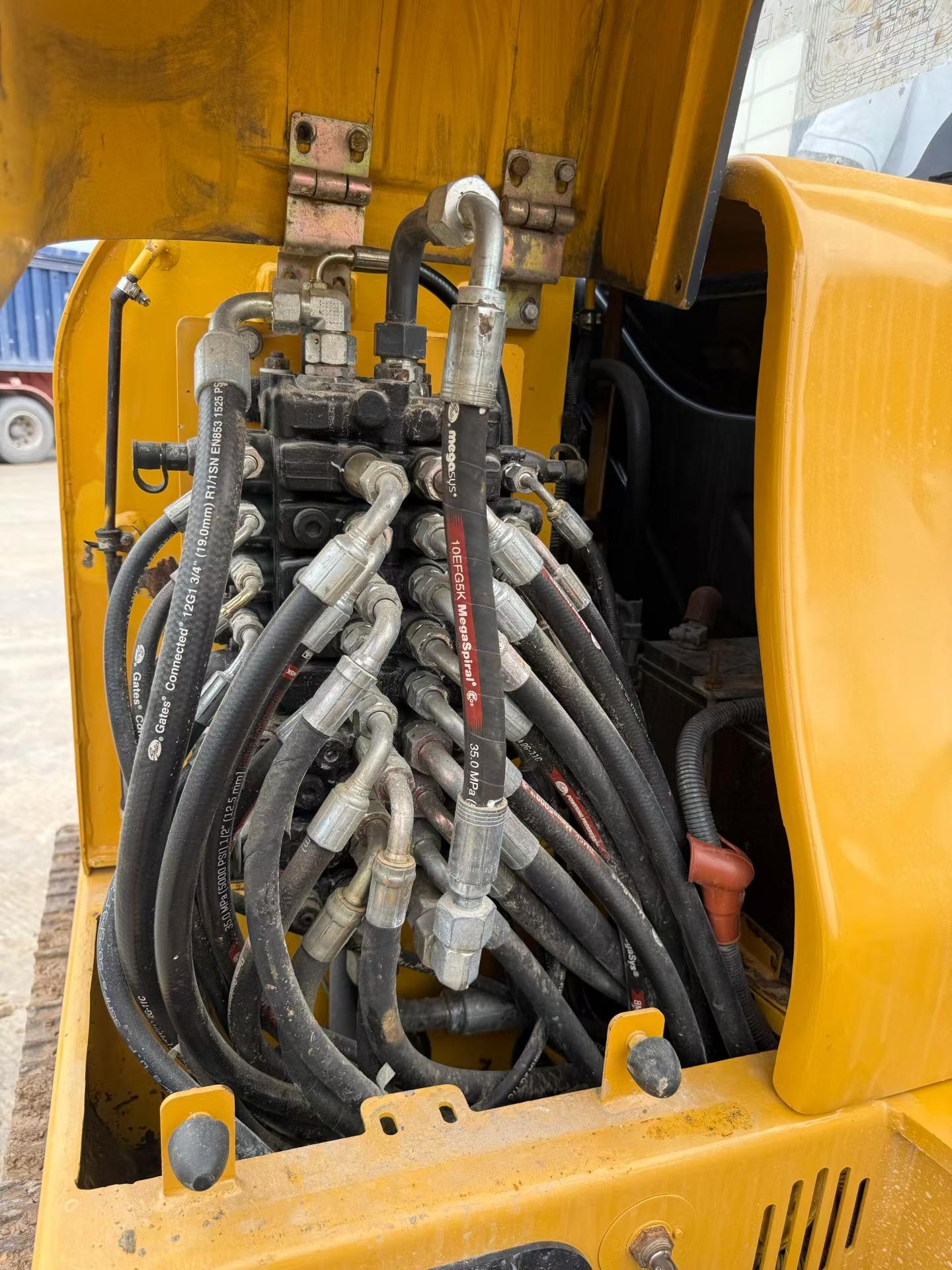 Buy XCMG XE60 Used Excavator / 4