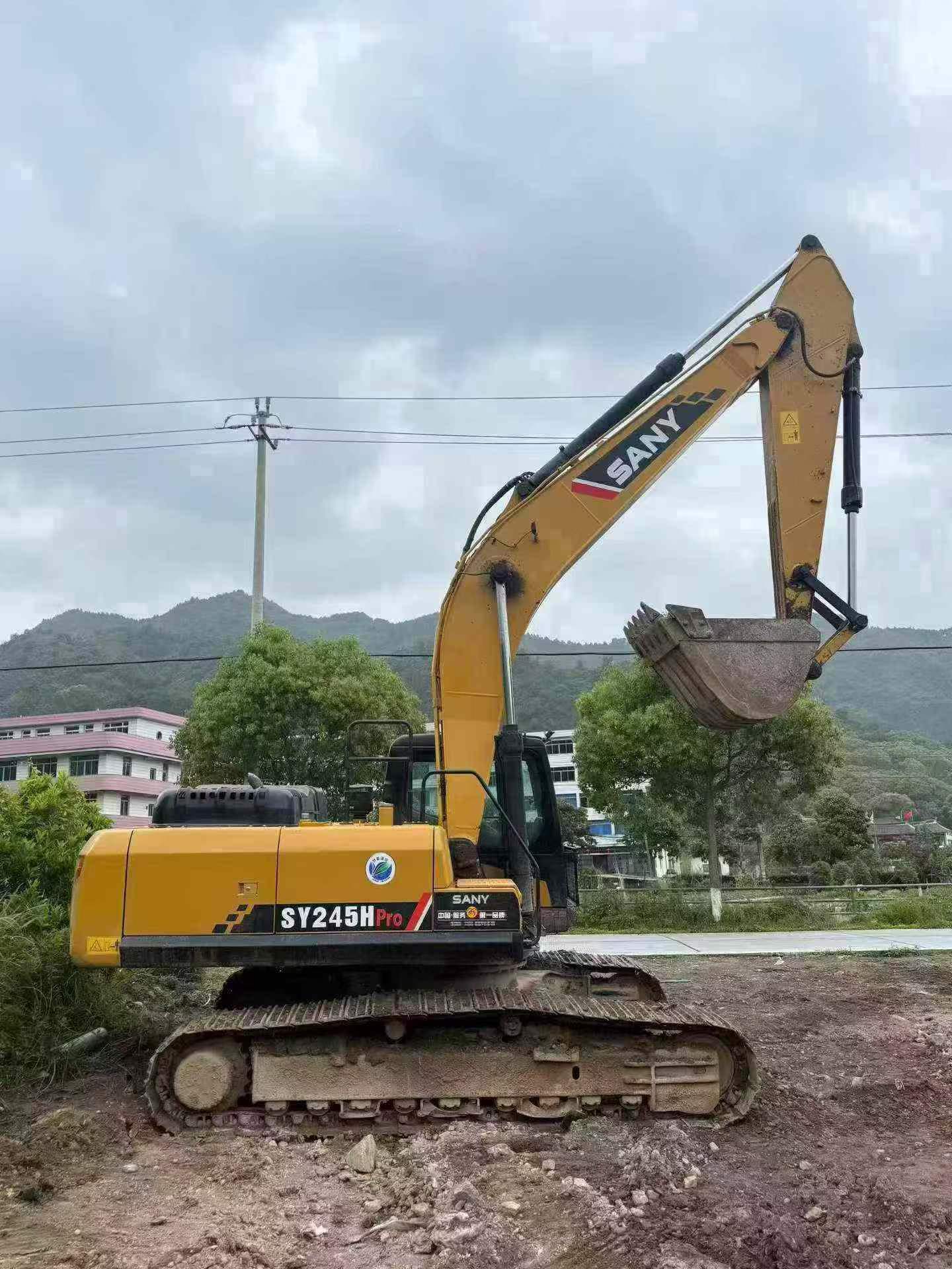 Buy Sany SY245H Used Excavator / 1