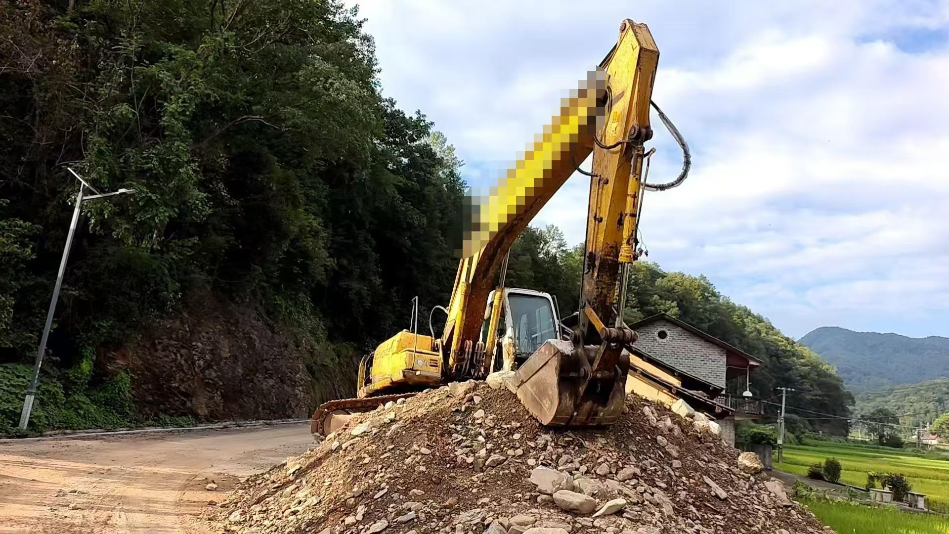 Buy Sumitomo SH200A3 Used Excavator / 9 Buy Sumitomo SH200A3 Used Excavator / 9