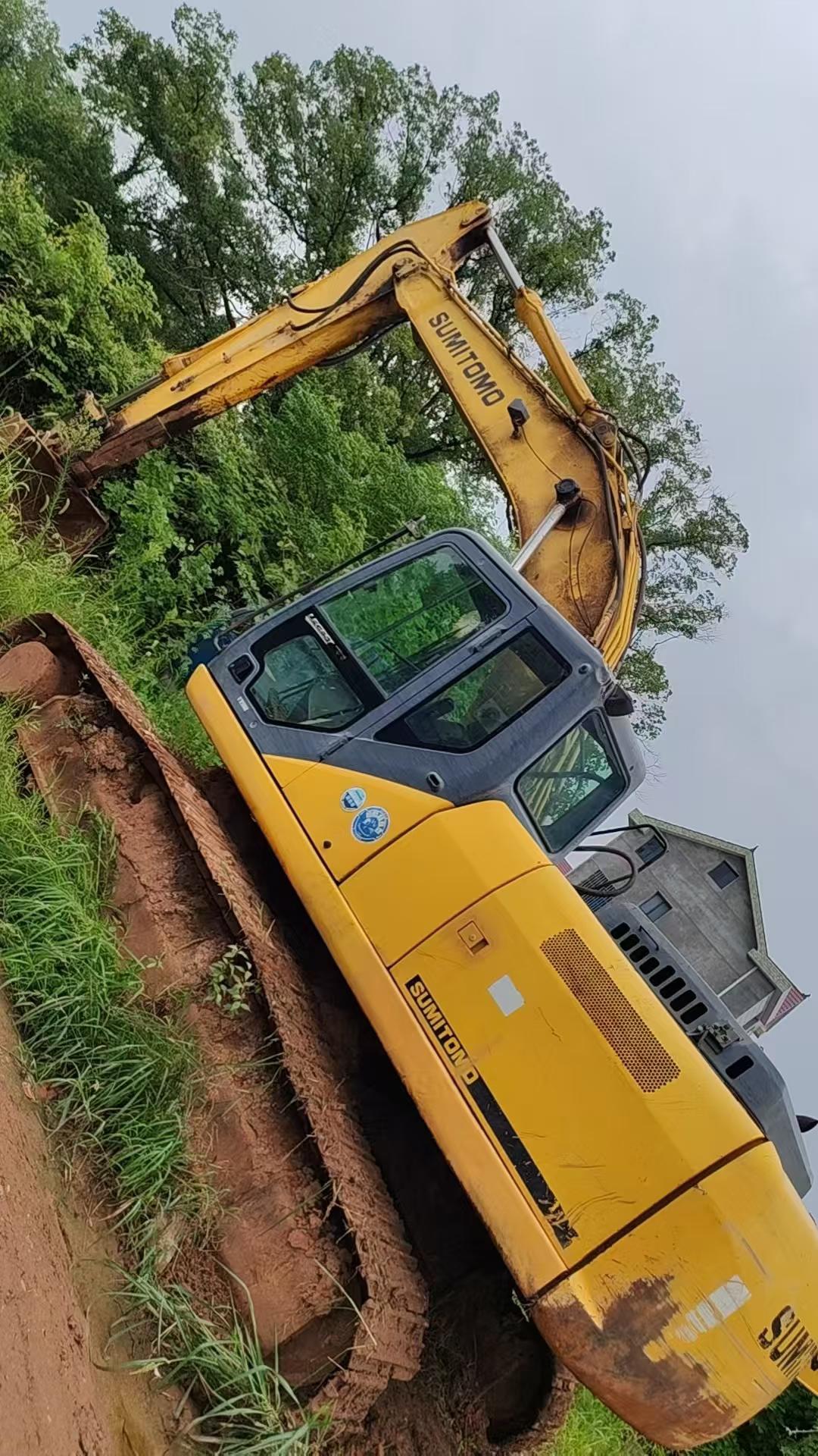 Buy Sumitomo SH240-5 Used Excavator / 4 Buy Sumitomo SH240-5 Used Excavator / 4