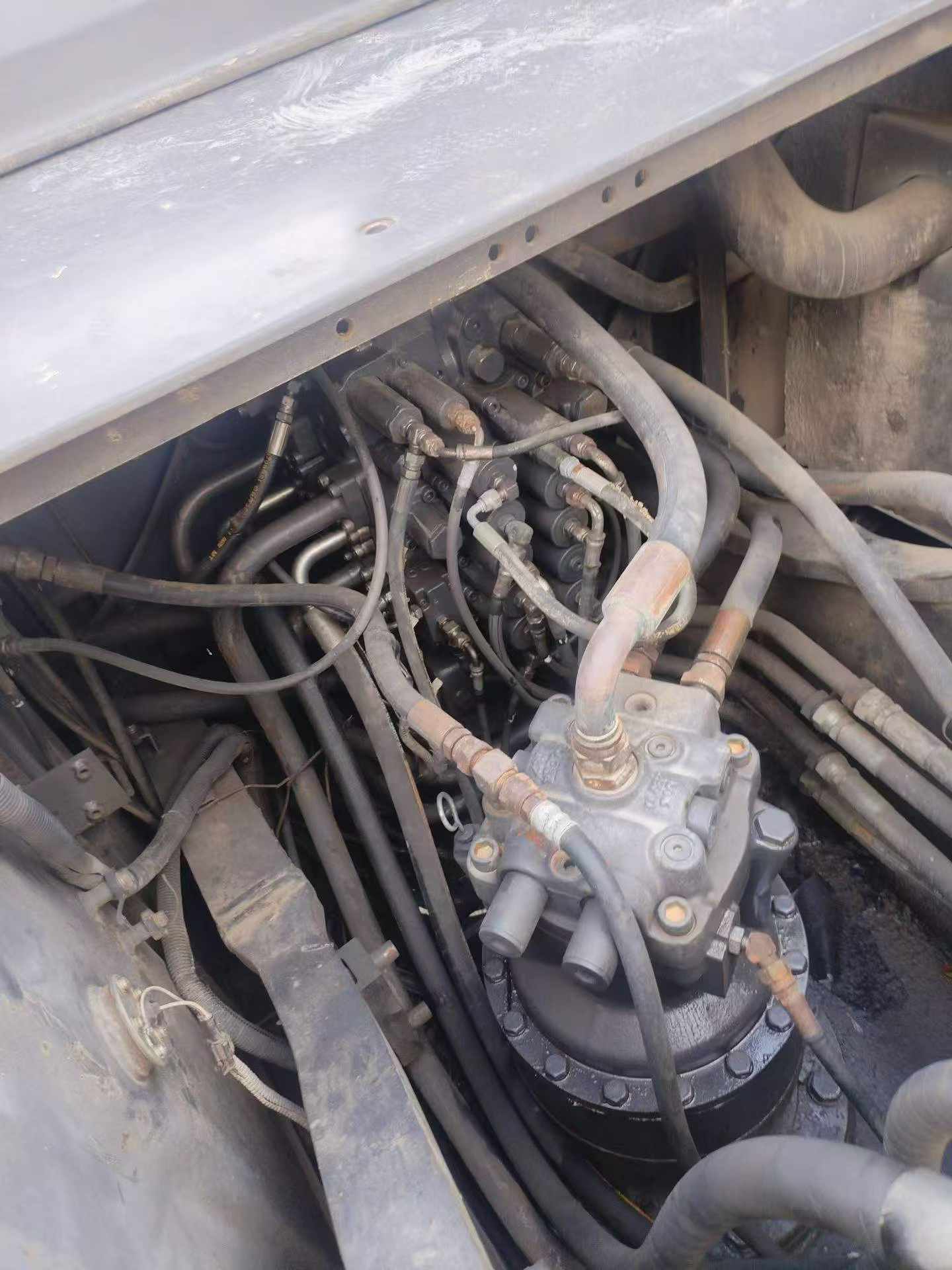 Buy Sumitomo SH200A5 Used Excavator / 5 Buy Sumitomo SH200A5 Used Excavator / 5