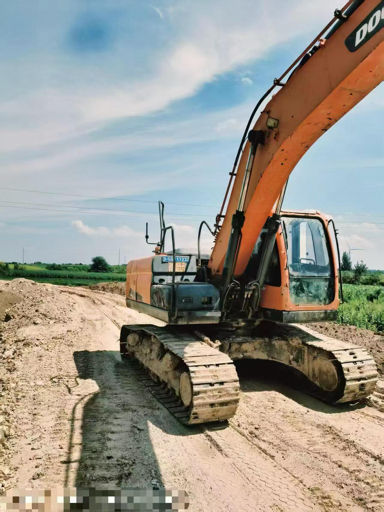 Buy Doosan DH215-7 Used Excavator / 2